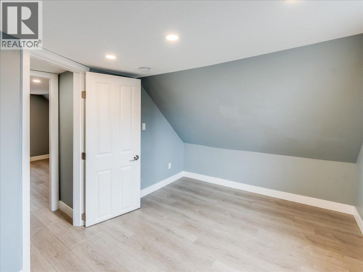 2342 Washington Street, Rossland