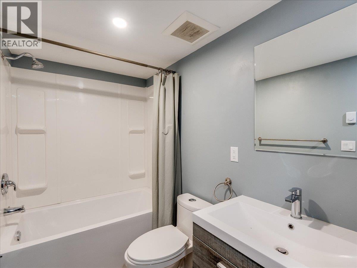 2342 Washington Street, Rossland