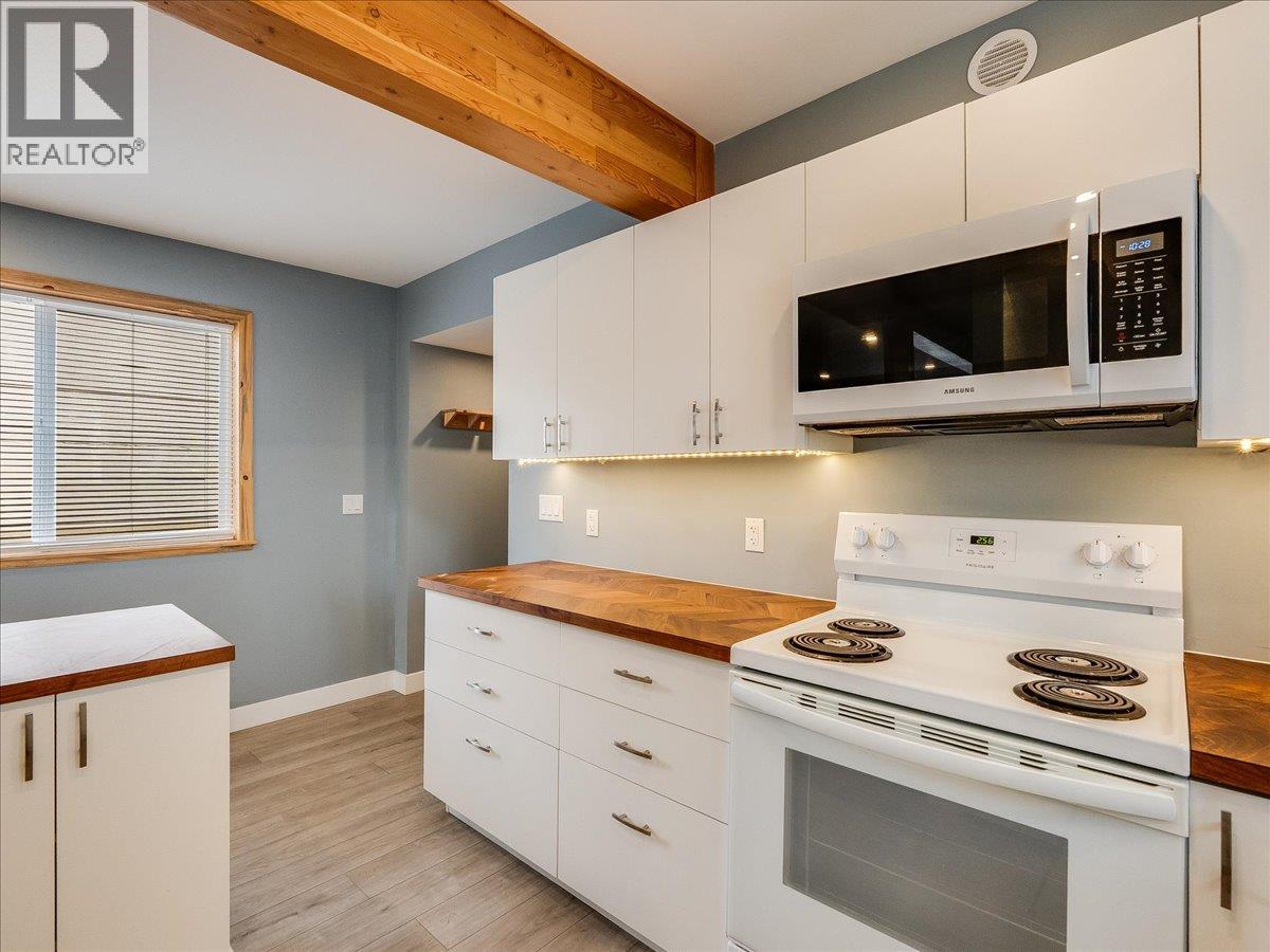 2342 Washington Street, Rossland