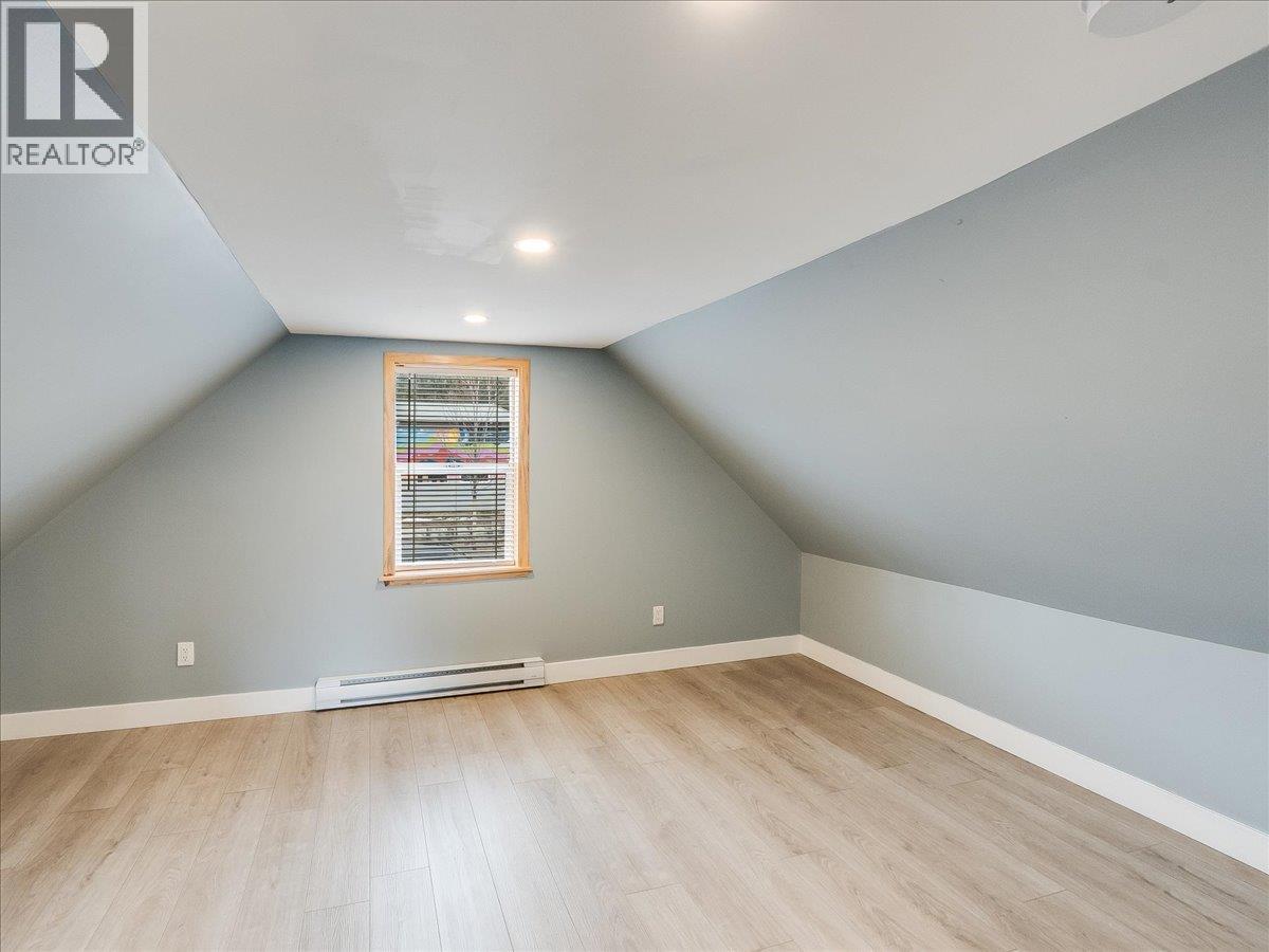 2342 Washington Street, Rossland