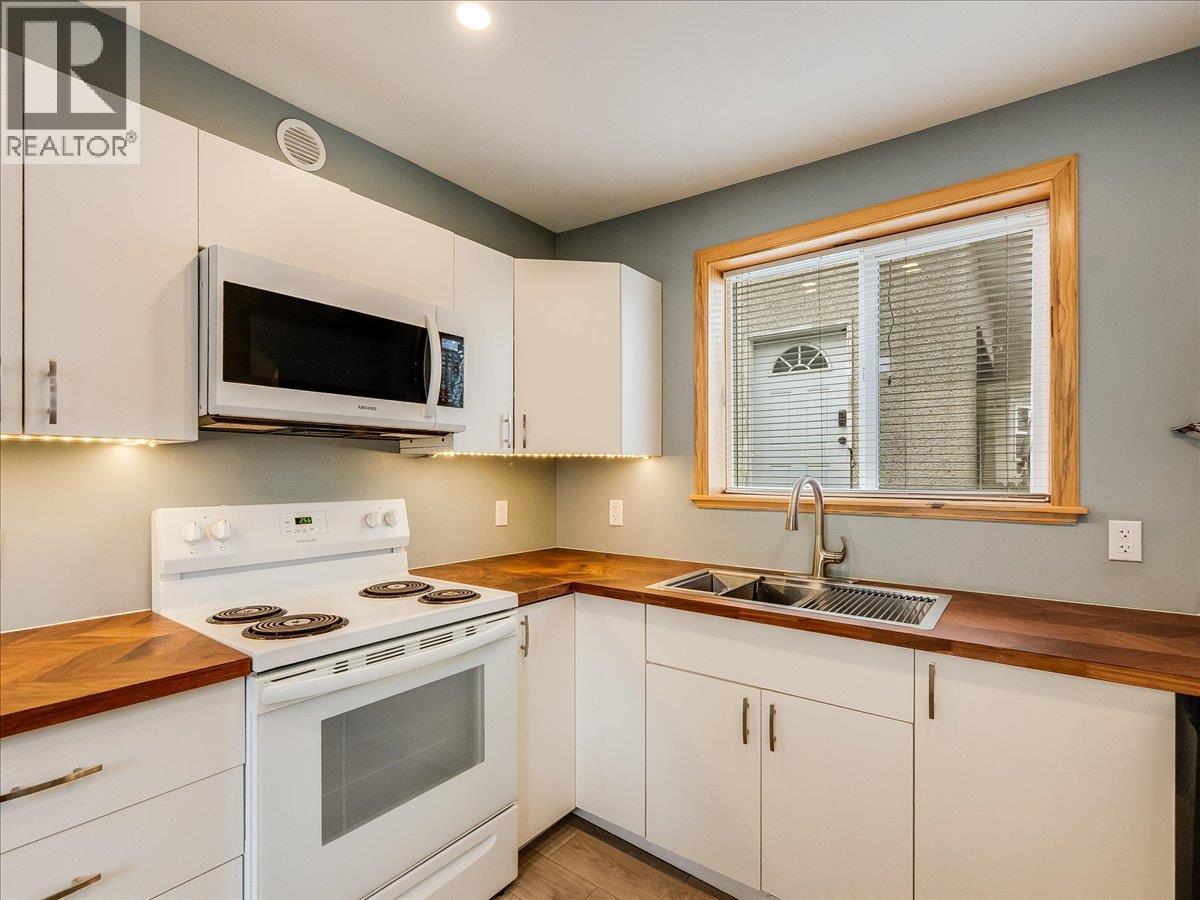 2342 Washington Street, Rossland