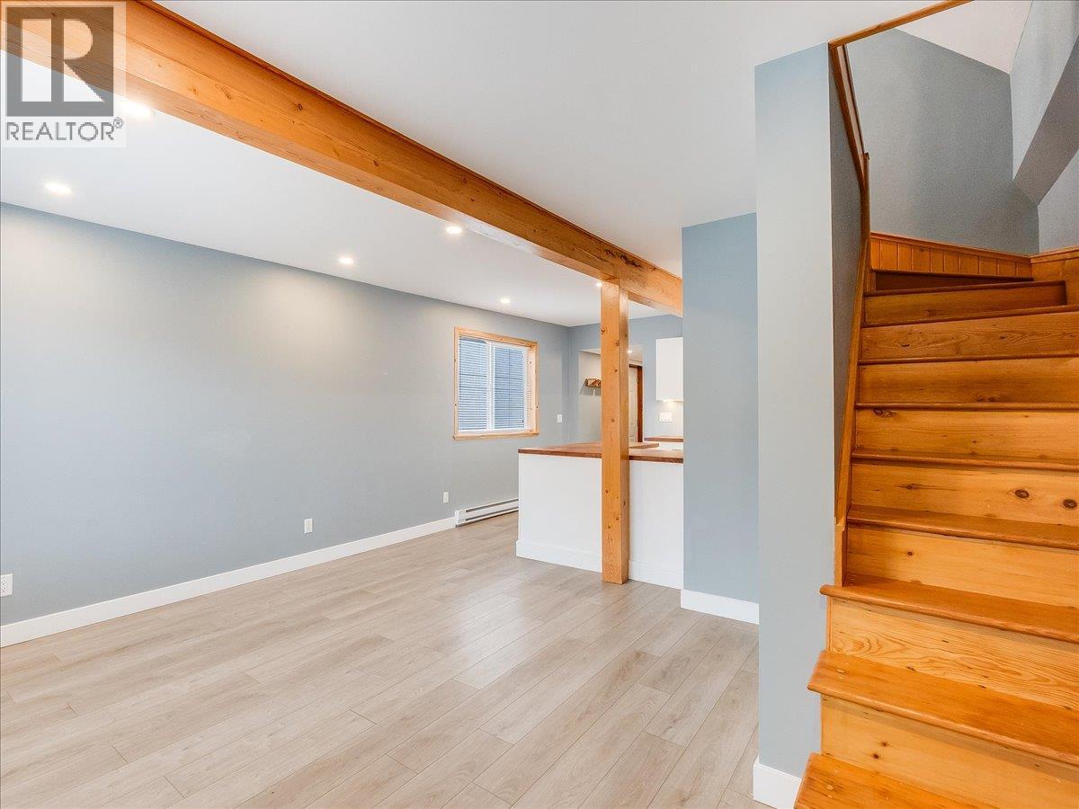 2342 Washington Street, Rossland