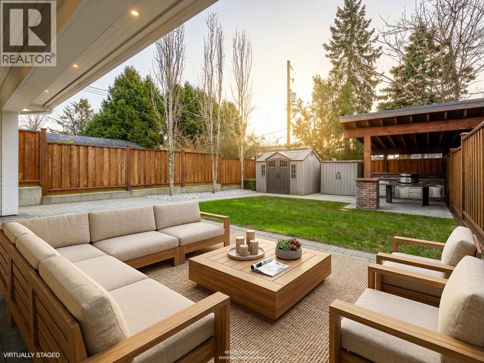 6220 LOCHDALE STREET, Burnaby