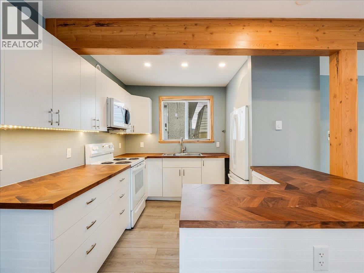 2342 Washington Street, Rossland