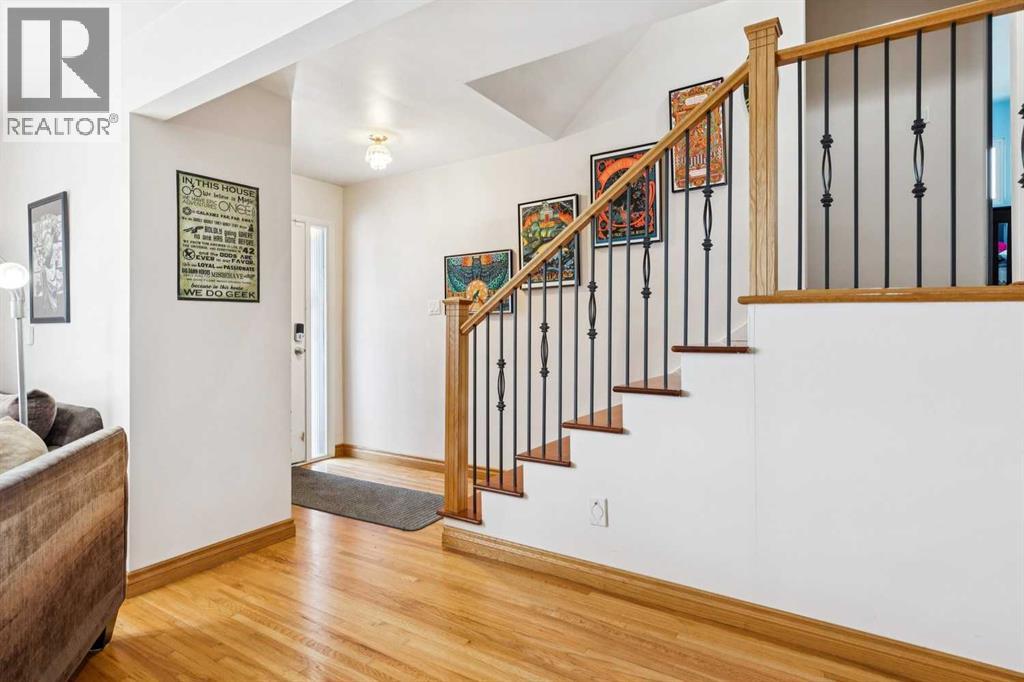 Single Family House 4 Level for Sale in  Wildwood Drive SW Wildwood Calgary 