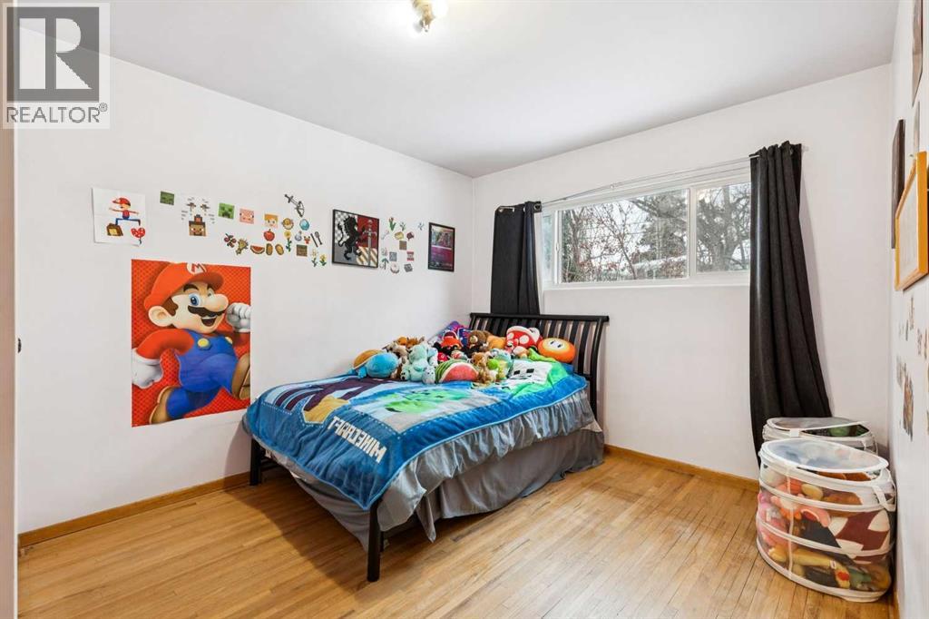 Single Family House 4 Level for Sale in  Wildwood Drive SW Wildwood Calgary 