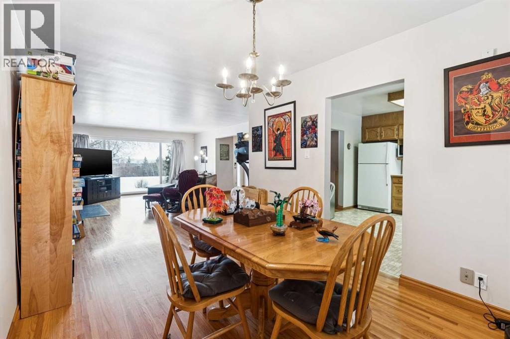 Single Family House 4 Level for Sale in  Wildwood Drive SW Wildwood Calgary 