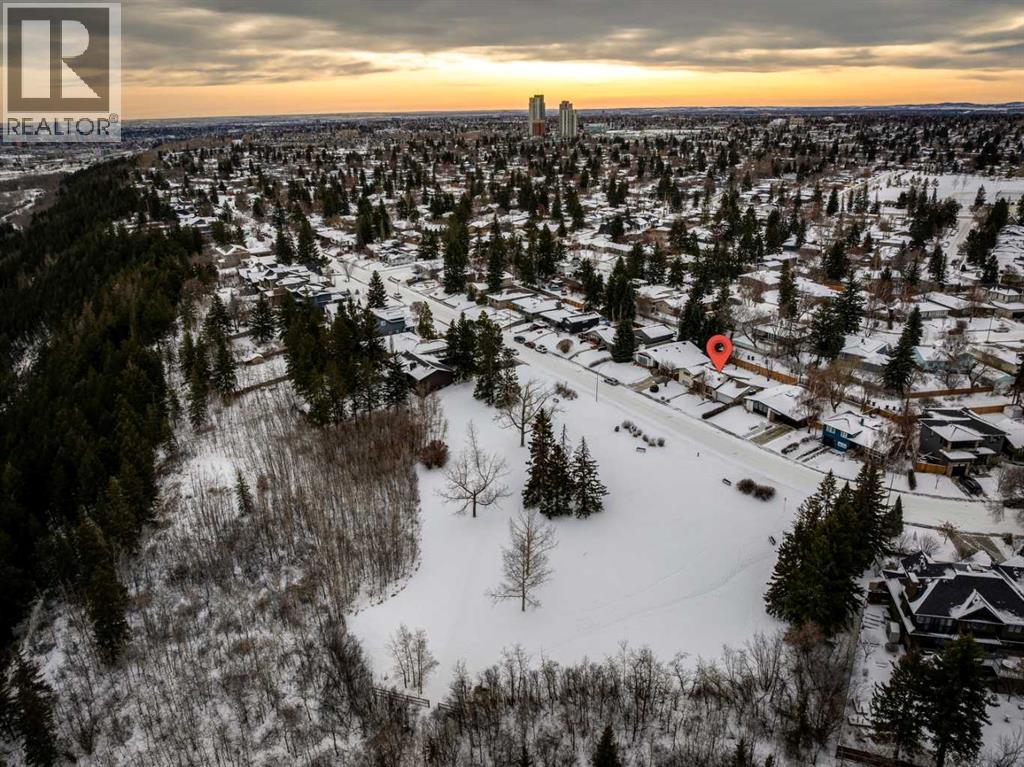 Single Family House 4 Level for Sale in  Wildwood Drive SW Wildwood Calgary 