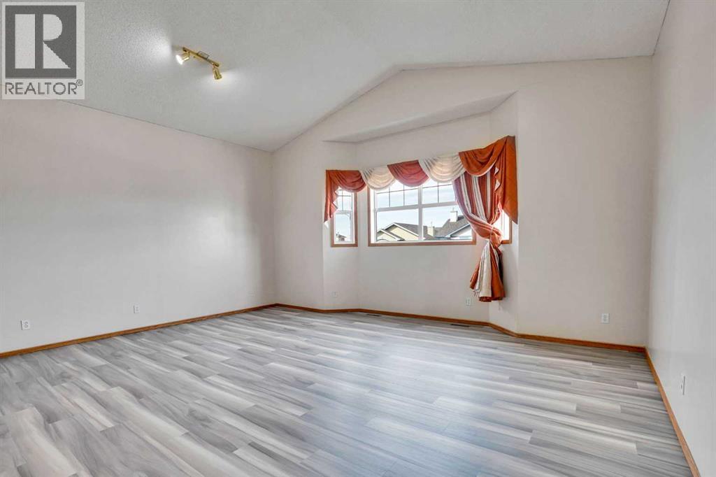 Single Family House for Sale in  Taracove Crescent NE Taradale Calgary 