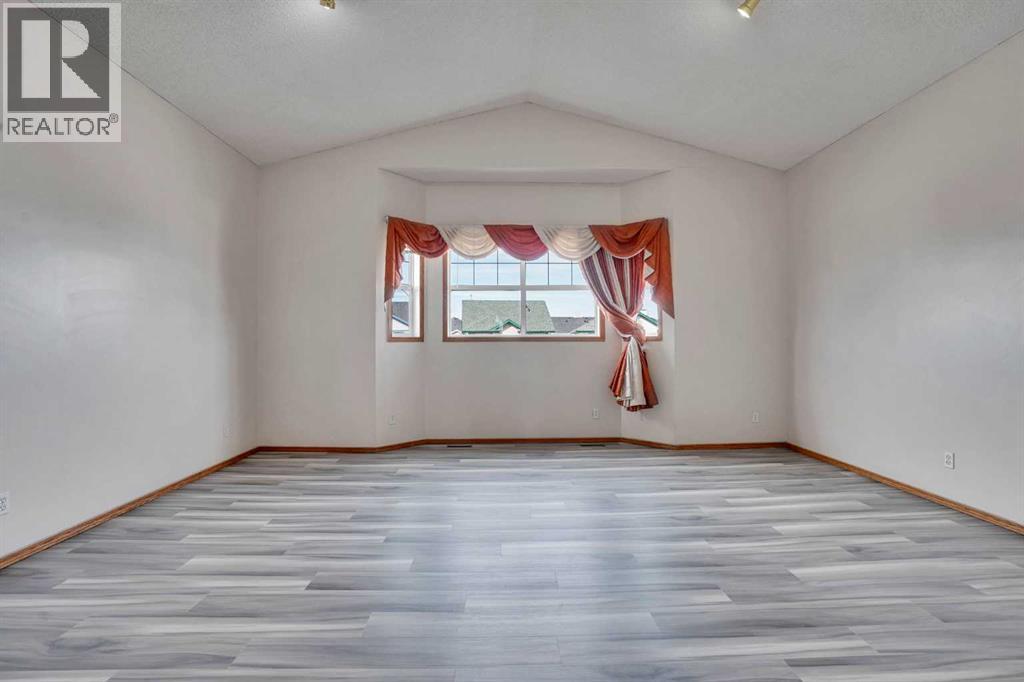 Single Family House for Sale in  Taracove Crescent NE Taradale Calgary 