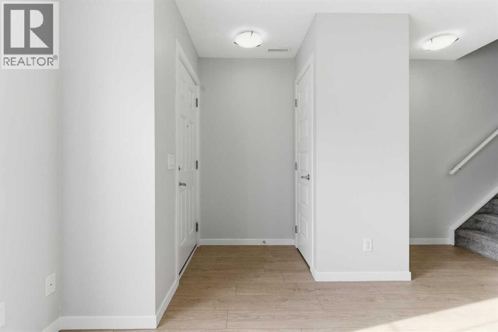 525 McKenzie Towne Close SE, Calgary, Alberta