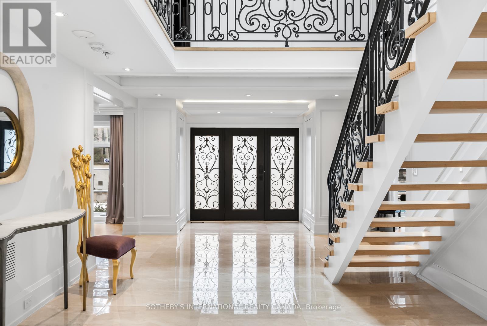 1347 QUEEN VICTORIA AVENUE - 4