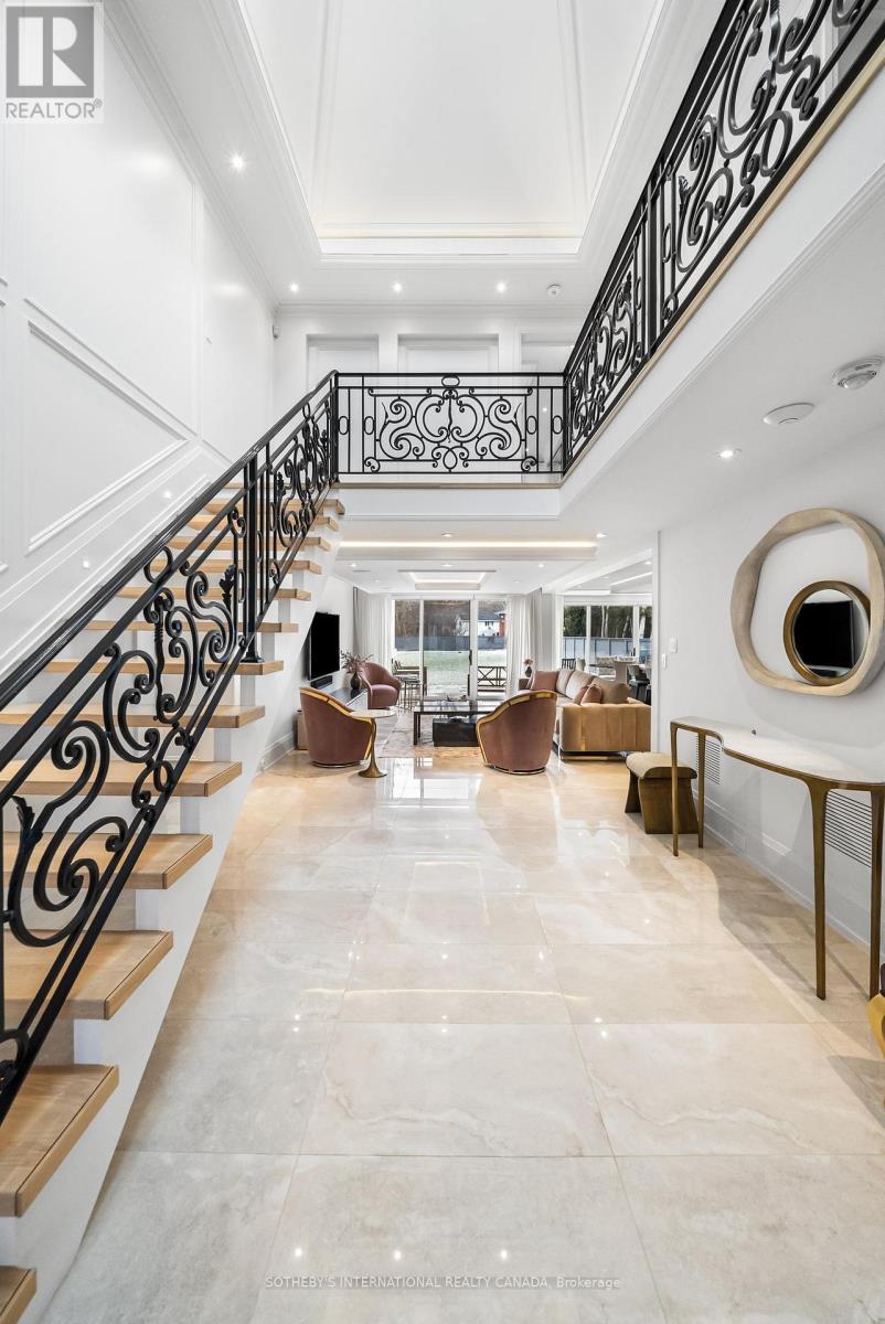 1347 QUEEN VICTORIA AVENUE - 7