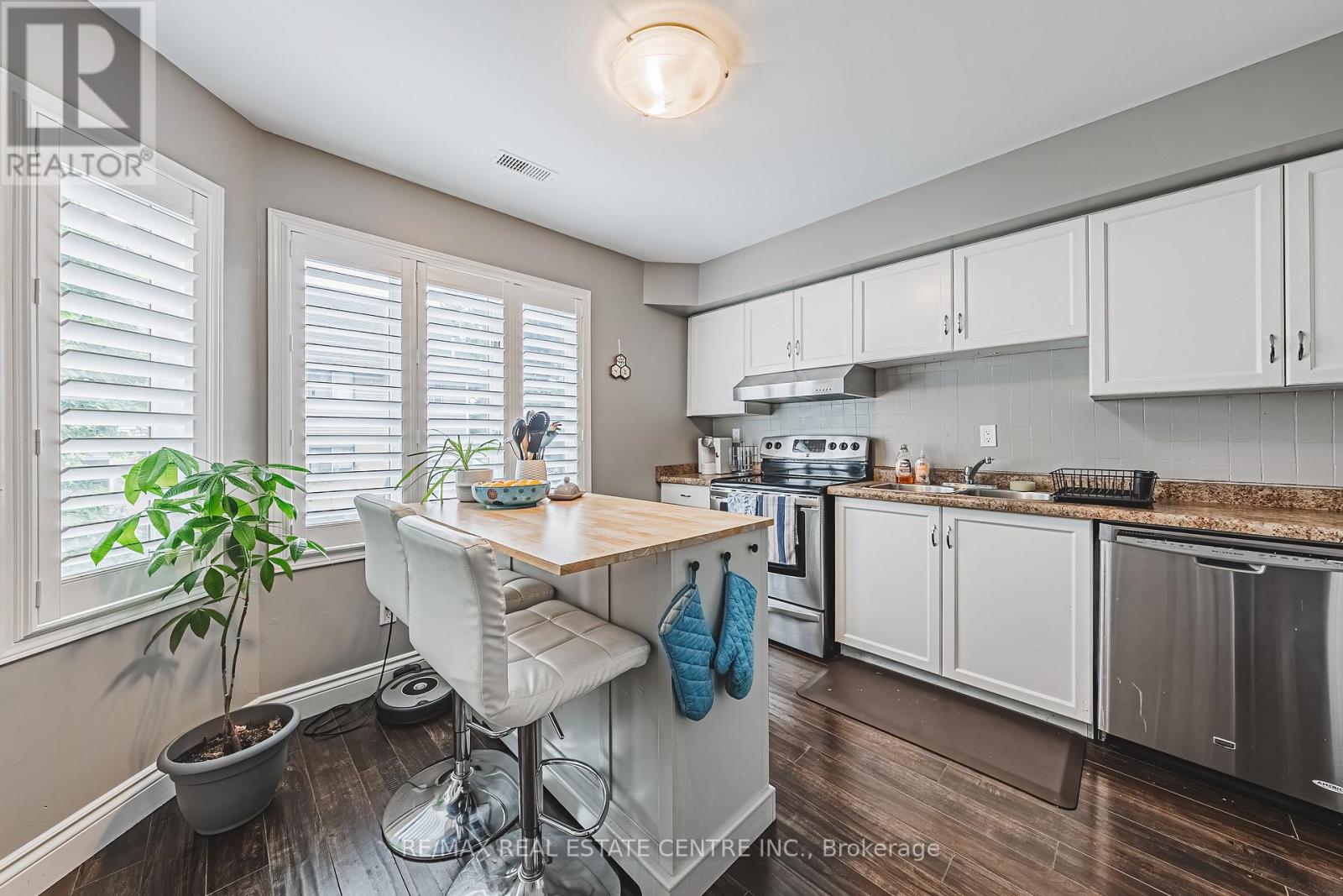 #3 266 LIMERIDGE ROAD E - 5