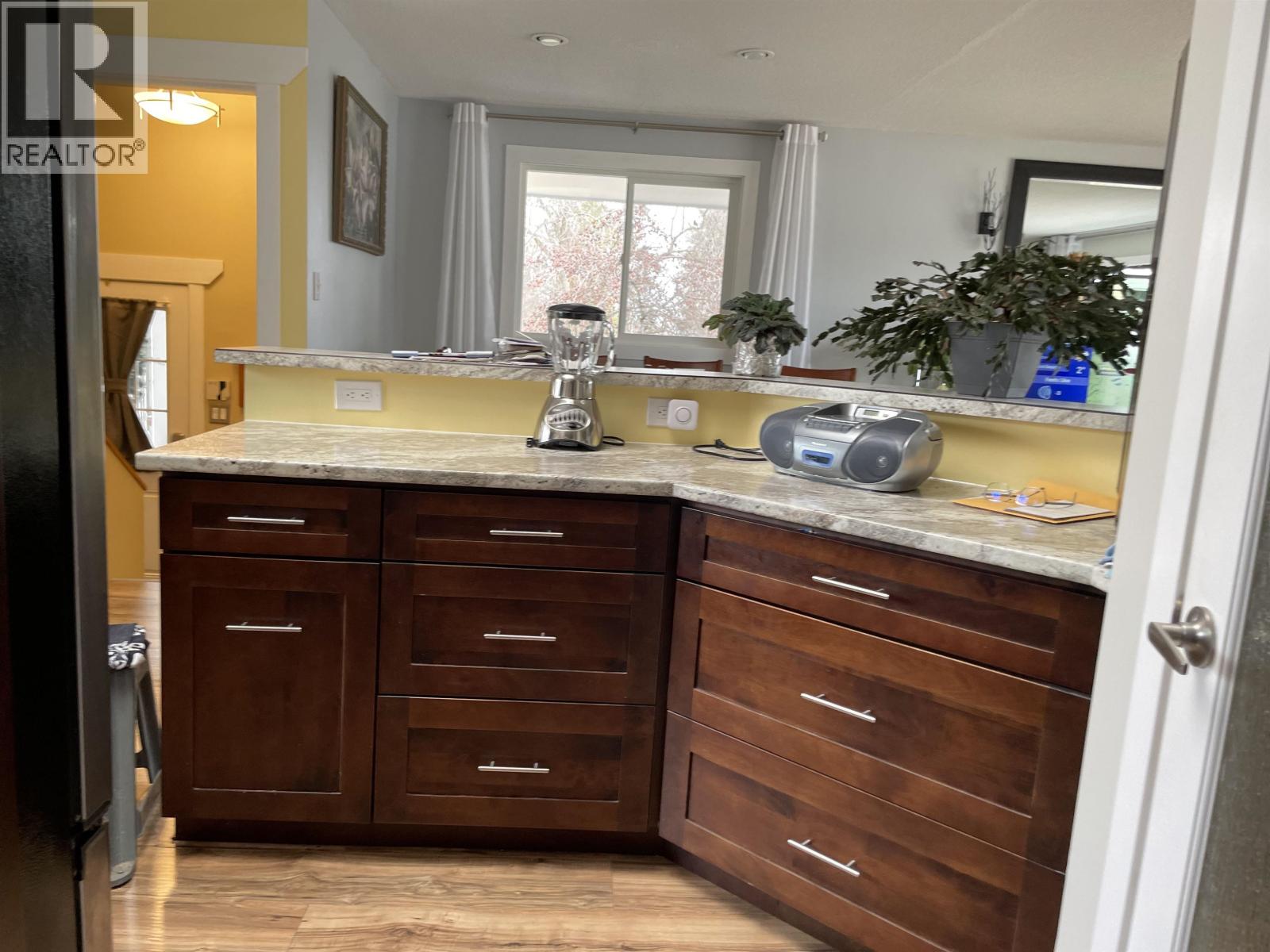 2498 DEVONSHIRE CRESCENT - 11