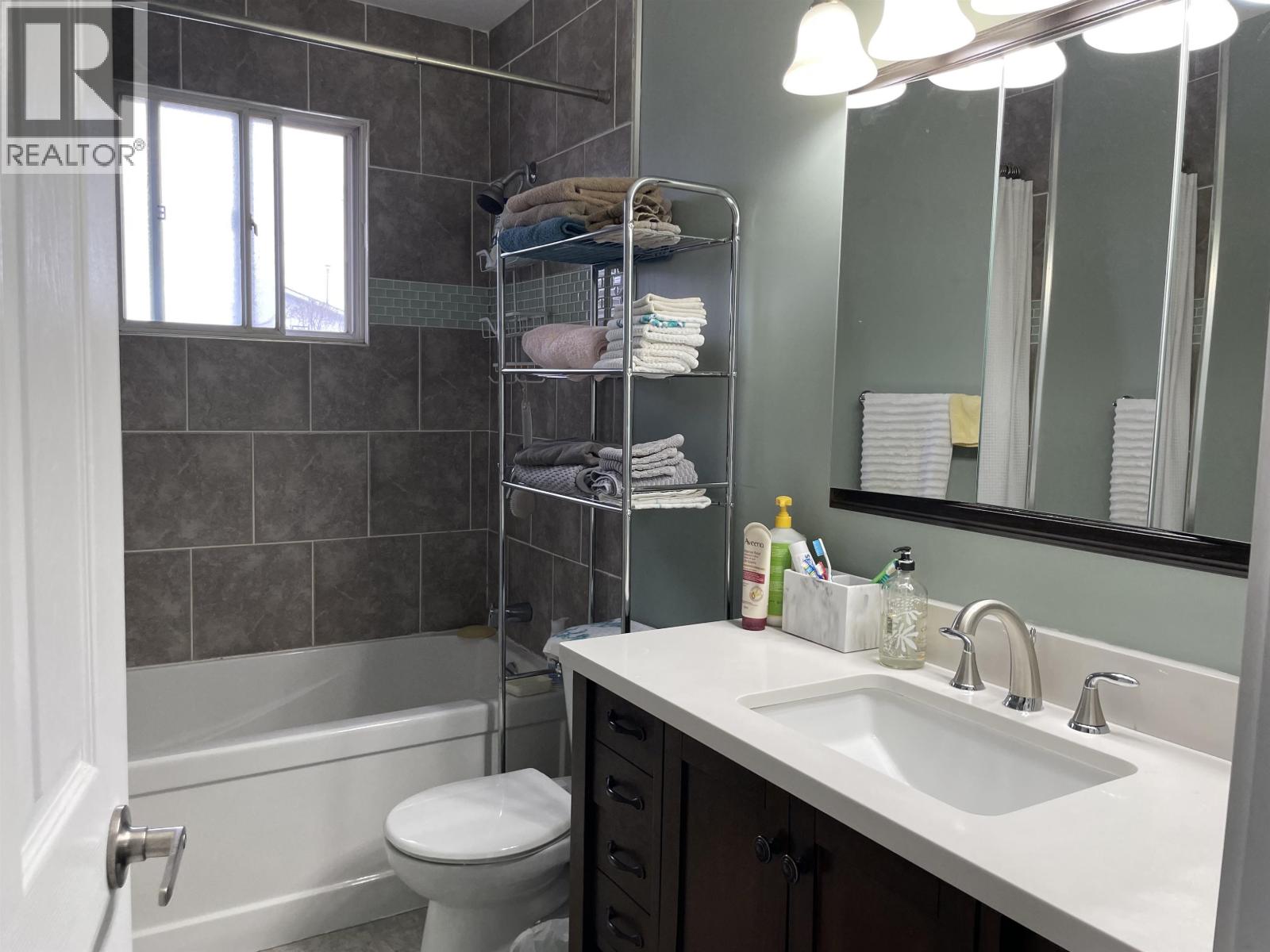 2498 DEVONSHIRE CRESCENT - 16