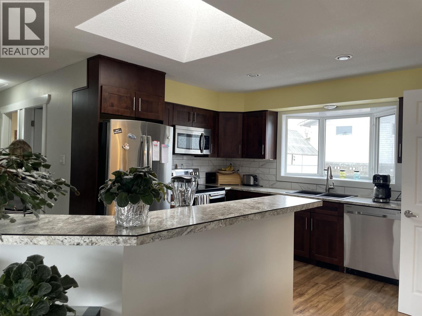 2498 DEVONSHIRE CRESCENT - 7