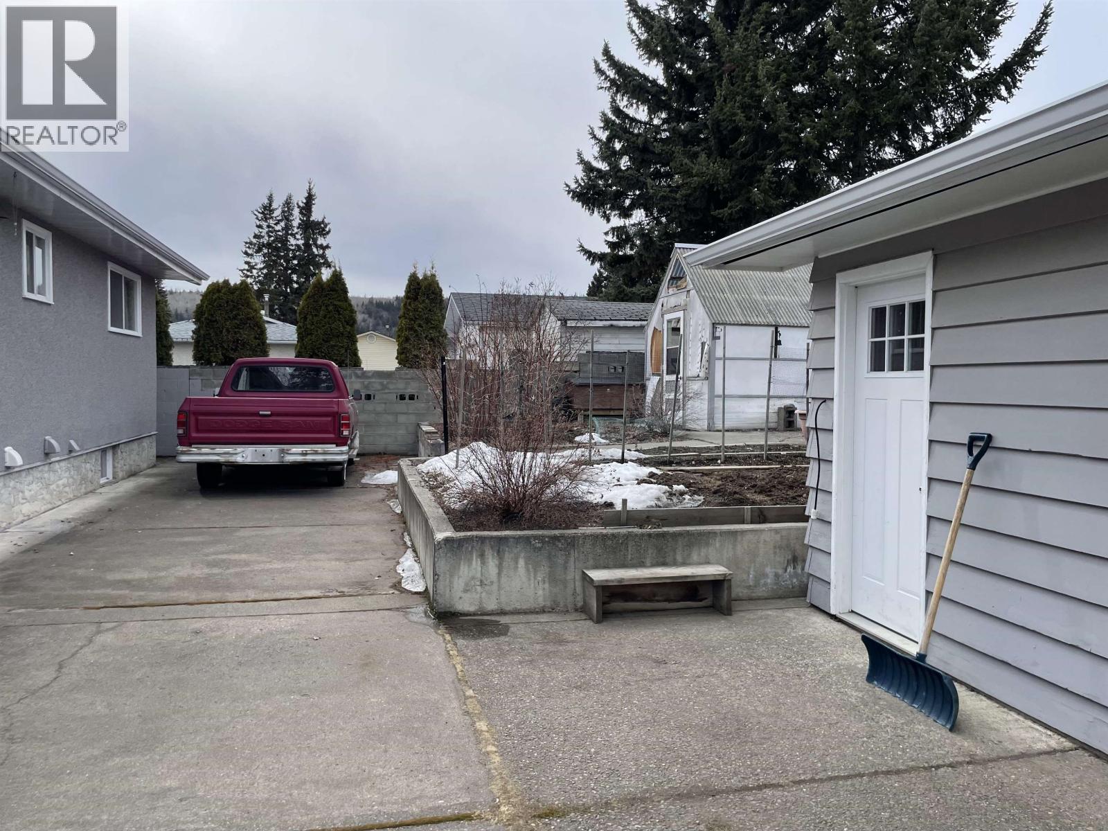 2498 DEVONSHIRE CRESCENT - 6