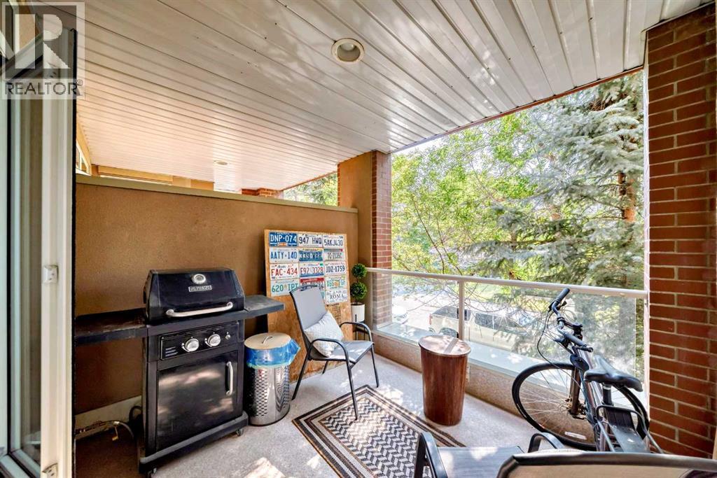 Single Family House for Sale in   Hemlock Crescent SW Spruce Cliff Calgary 