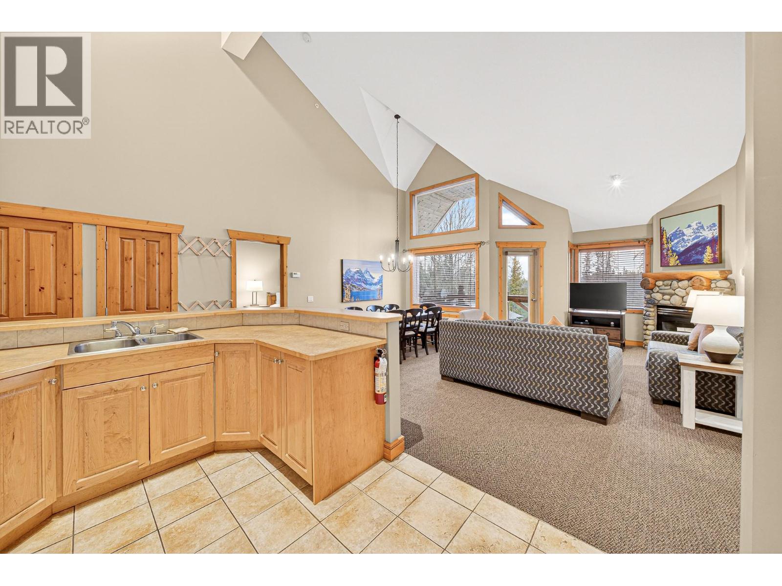 5350 HIGHLINE Drive Unit# 2316, Fernie