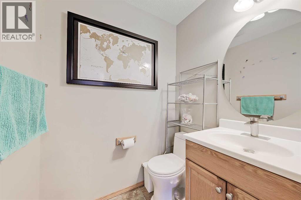 312 Cramond Close SE, Calgary, Alberta