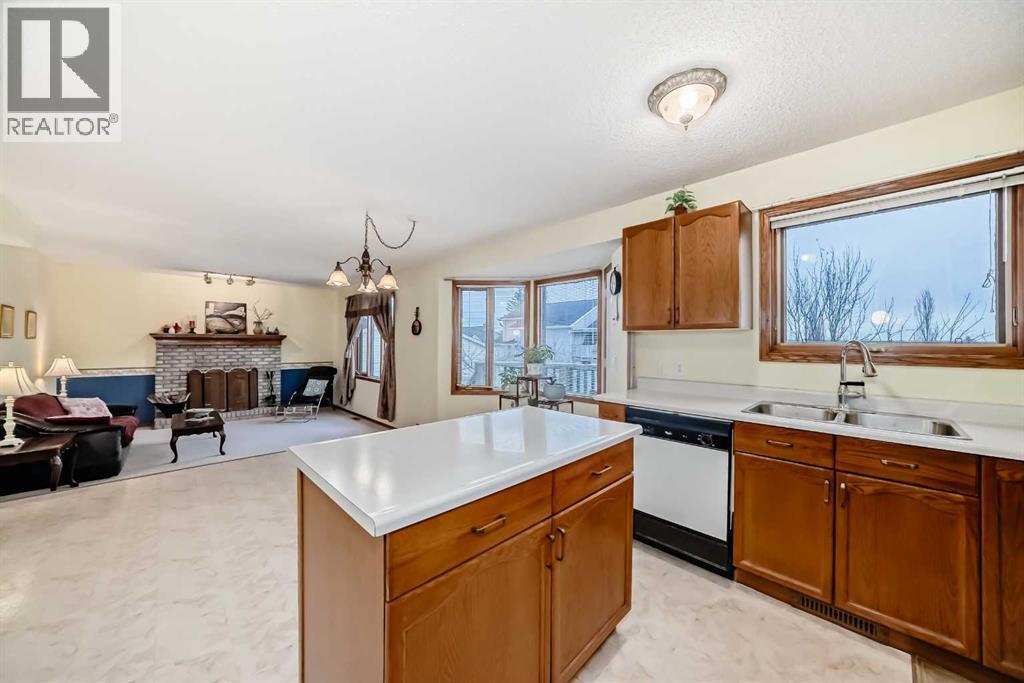 Single Family House for Sale in  Harvest Glen Mews NE Harvest Hills Calgary 