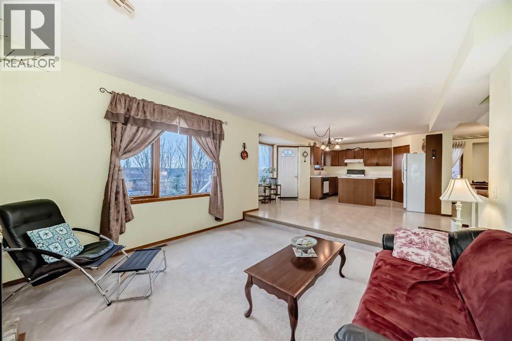 Single Family House for Sale in  Harvest Glen Mews NE Harvest Hills Calgary 