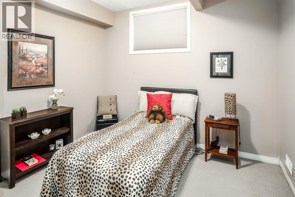 Single Family House for Sale in  Aspen Stone Road SW Aspen Woods Calgary 