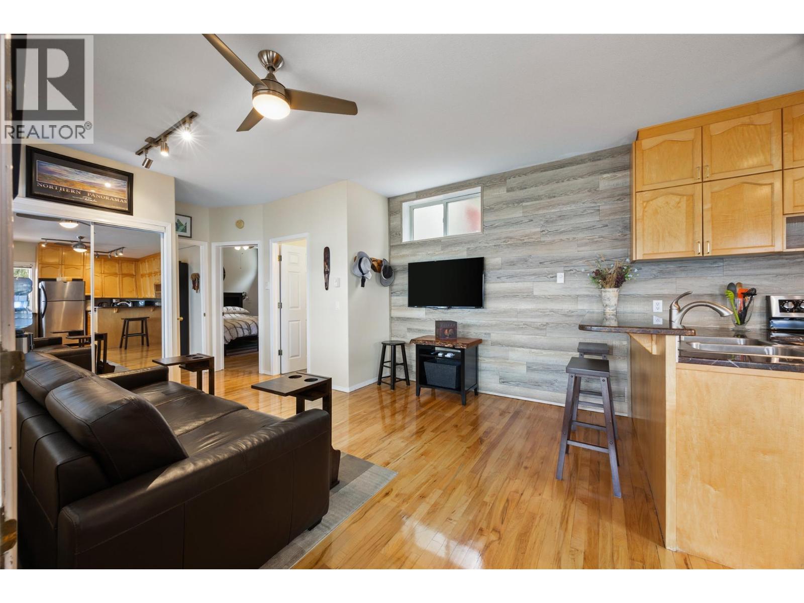 1B 3935 Eagle Bay Road, Eagle Bay