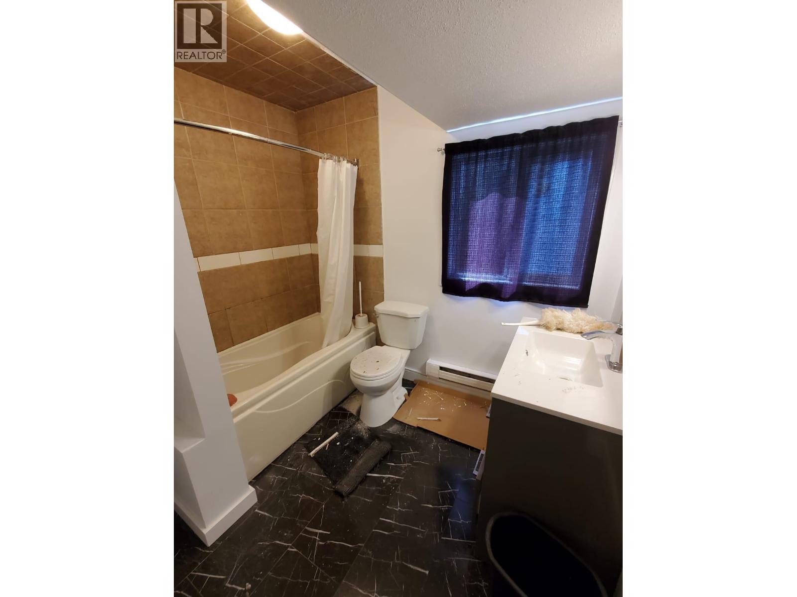 843-845 COMOX AVENUE - 7