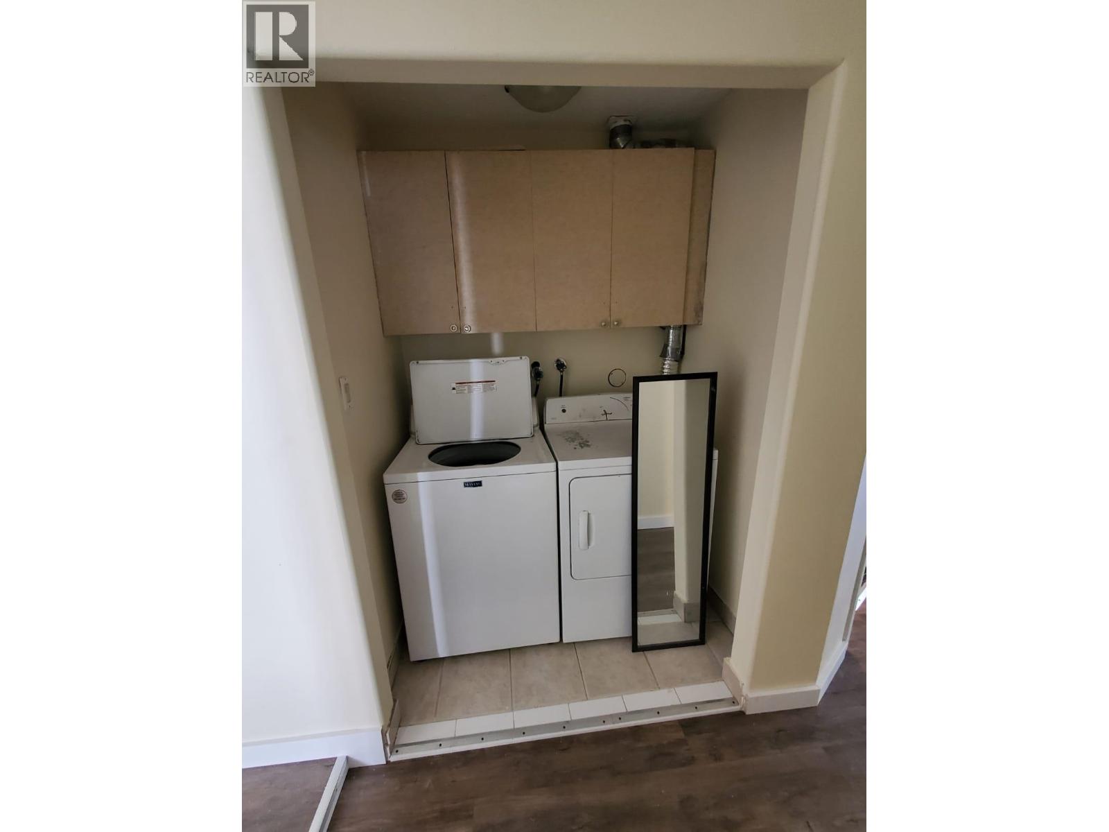 843-845 COMOX AVENUE - 9