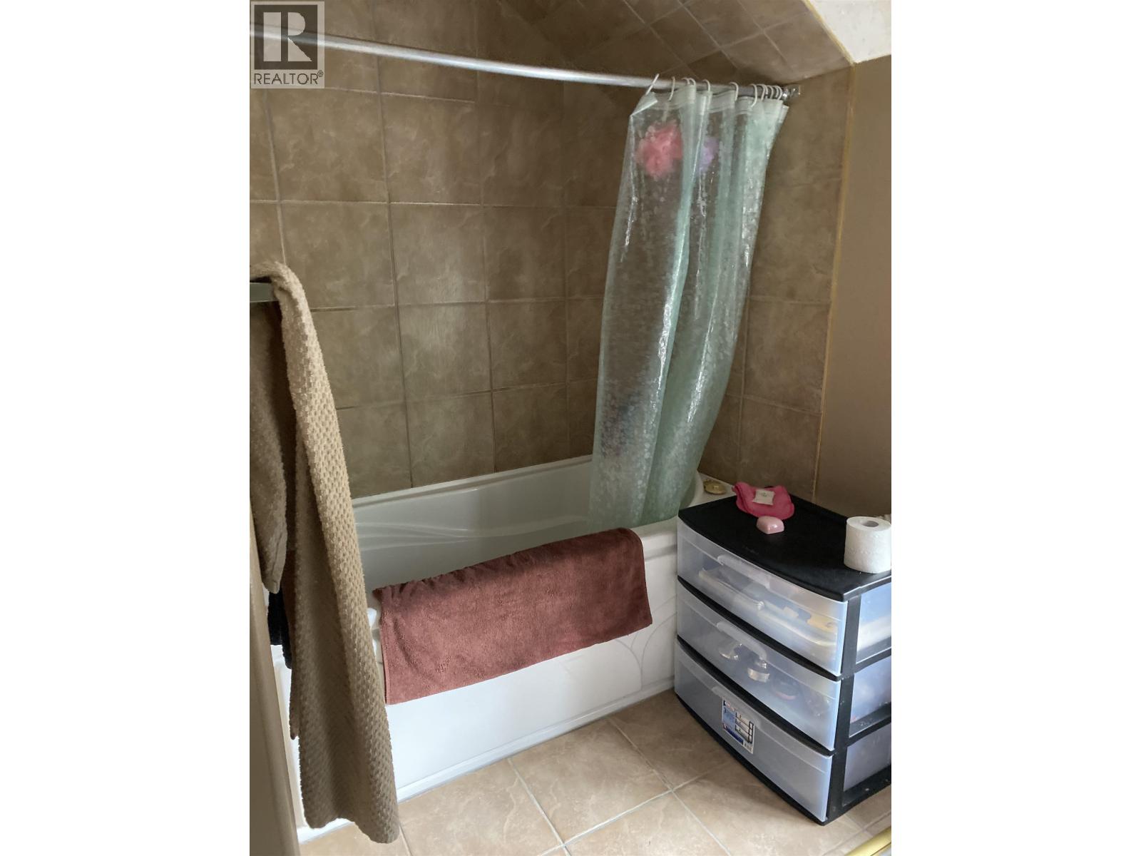 843-845 COMOX AVENUE - 13