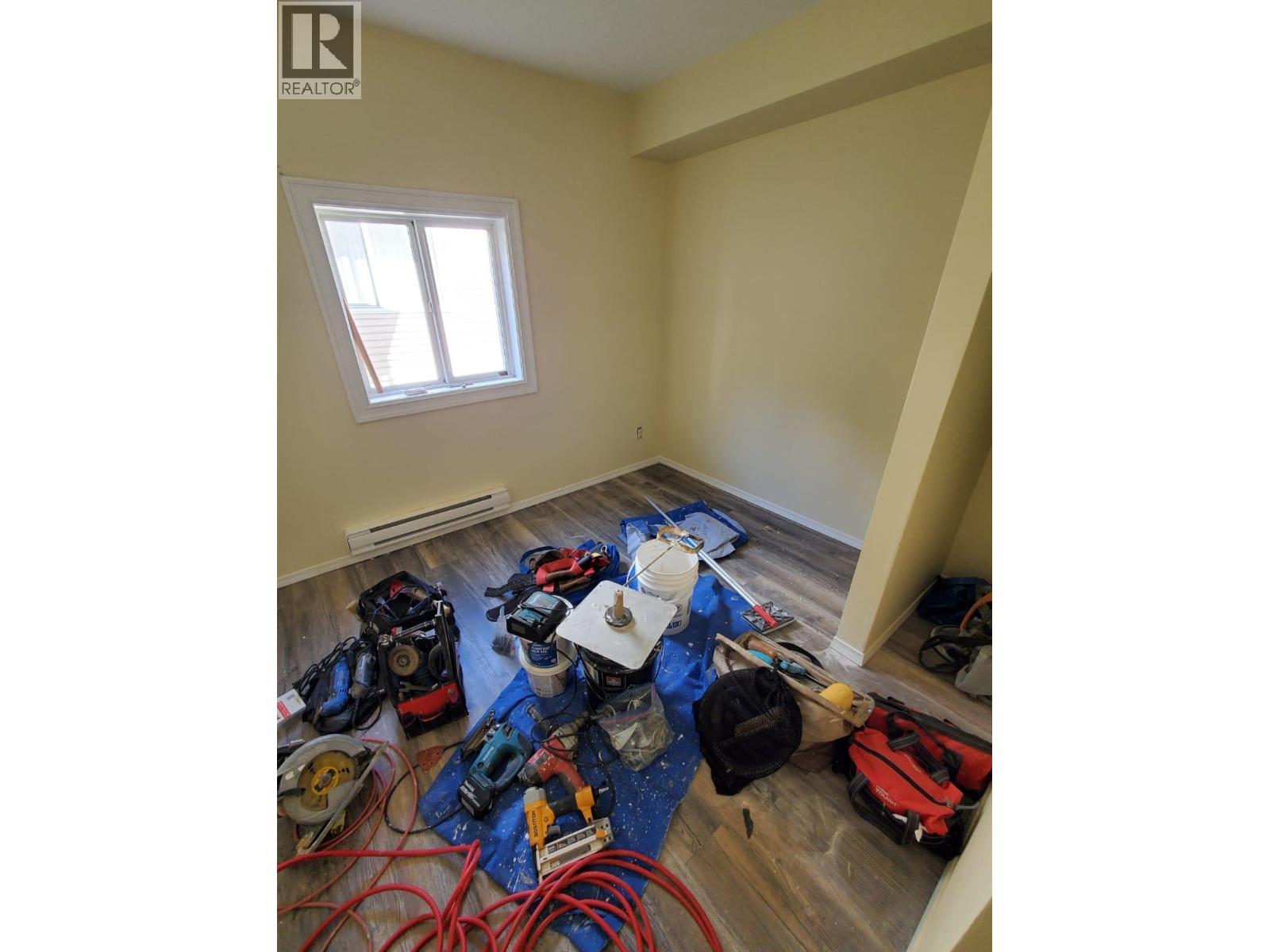 843-845 COMOX AVENUE - 6