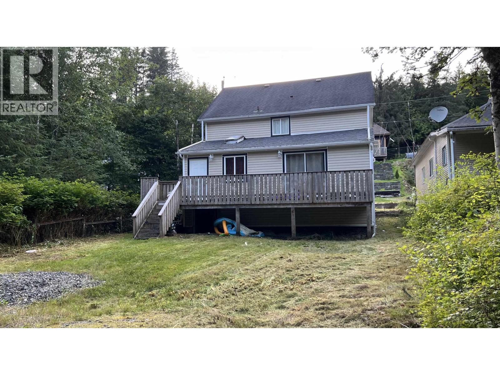 843-845 COMOX AVENUE - 4