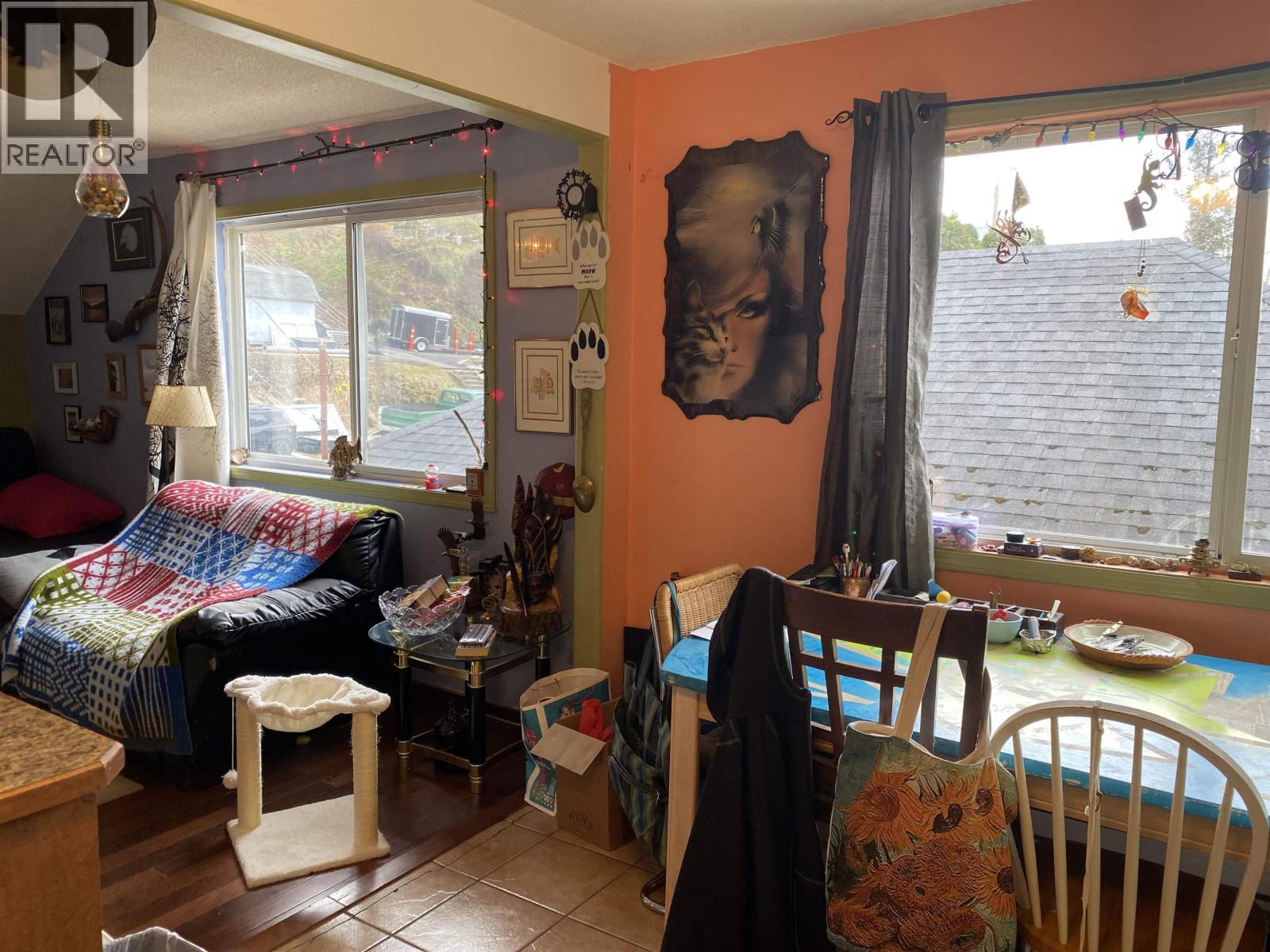 843-845 COMOX AVENUE - 18