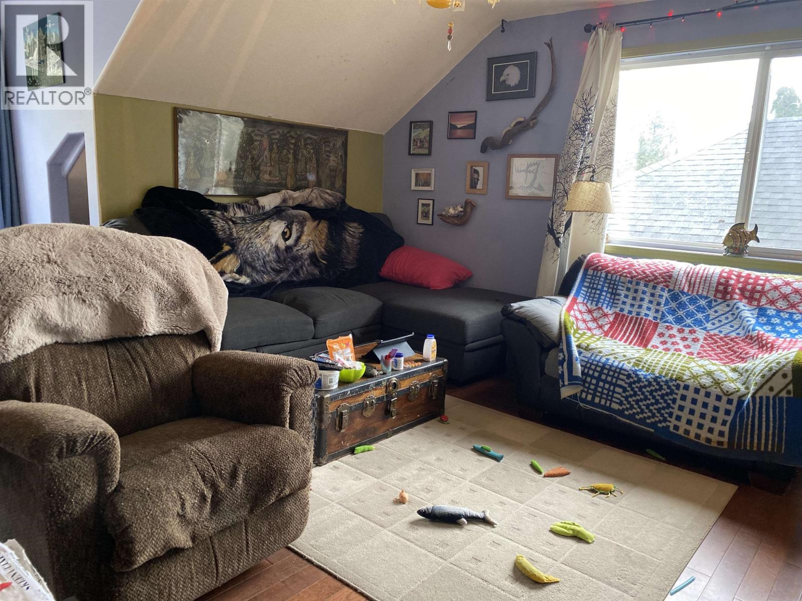 843-845 COMOX AVENUE - 23