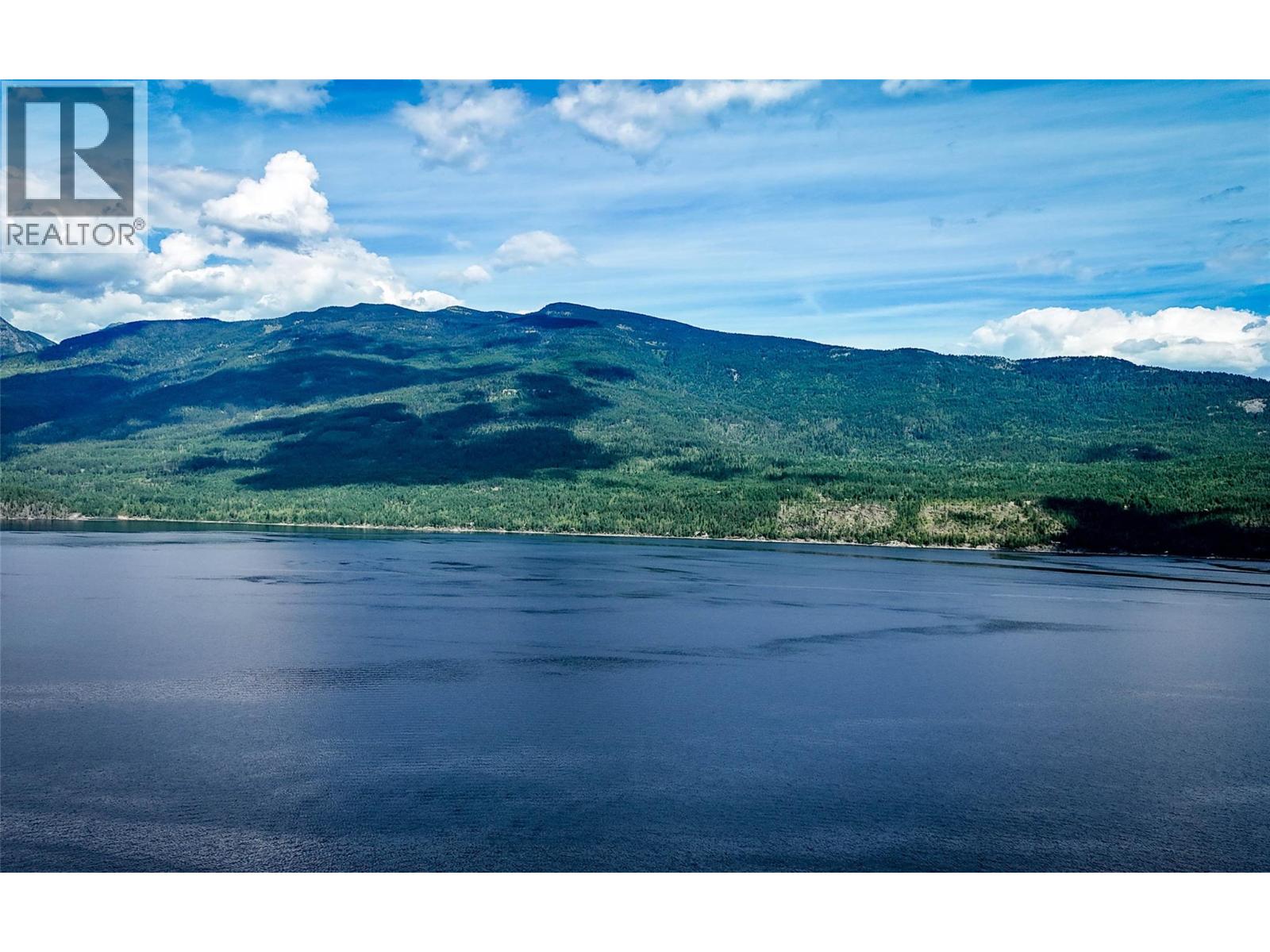 3544 Centre Street, Ainsworth