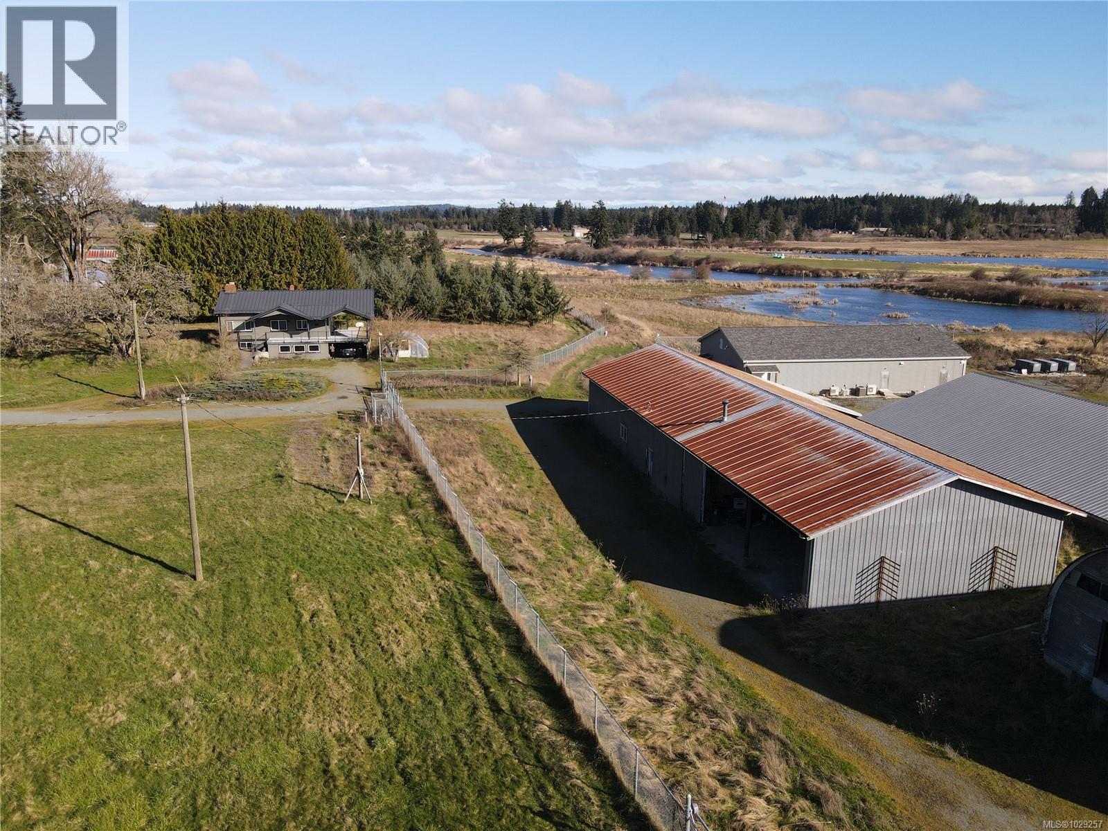 2550 QUENNELL RD - 33