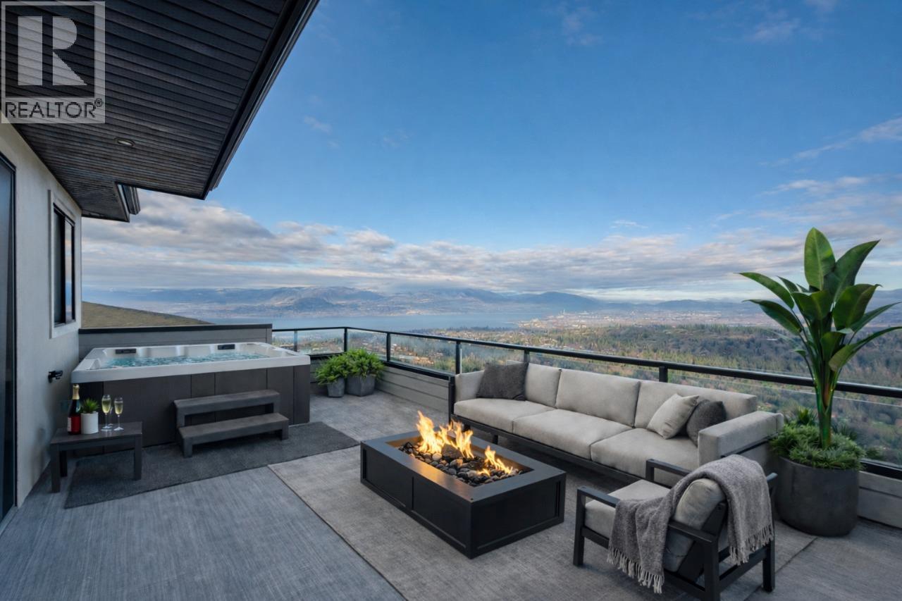  1030 Emslie Street, Kelowna