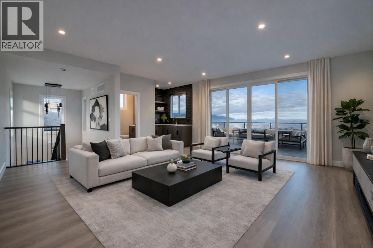  1030 Emslie Street, Kelowna