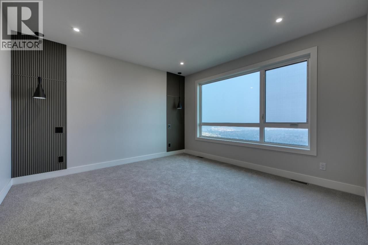  1030 Emslie Street, Kelowna