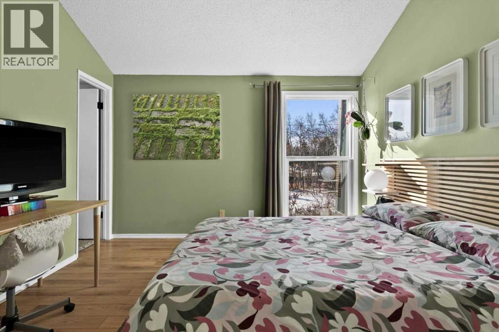 Single Family House 5 Level for Sale in  Brae Glen Lane SW Braeside Calgary 