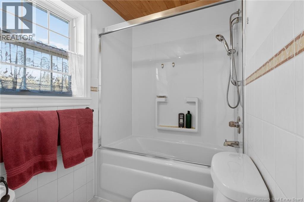 426 BLYTHWOOD AVENUE - 32