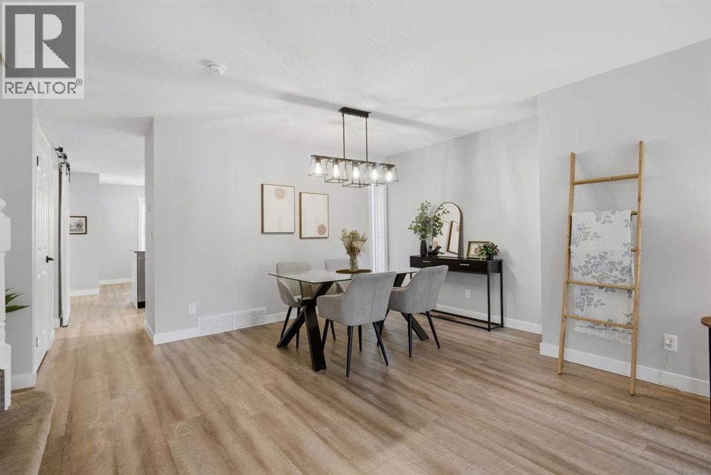 Single Family House for Sale in   Avenue NW Parkdale Calgary 