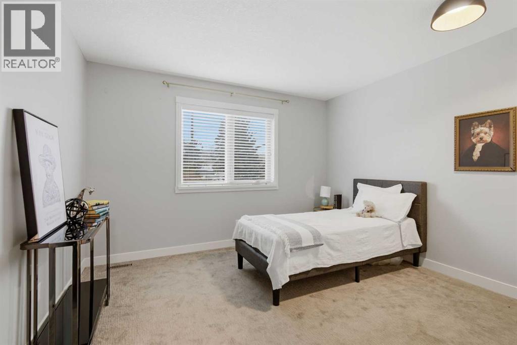 Single Family House for Sale in   Avenue NW Parkdale Calgary 