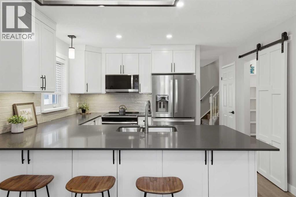 Single Family House for Sale in   Avenue NW Parkdale Calgary 