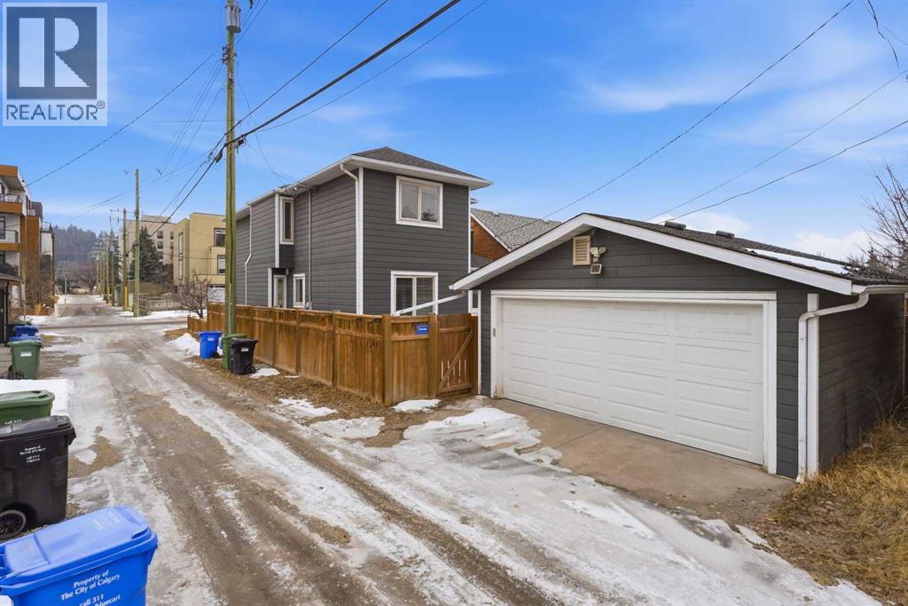Single Family House for Sale in   Avenue NW Parkdale Calgary 