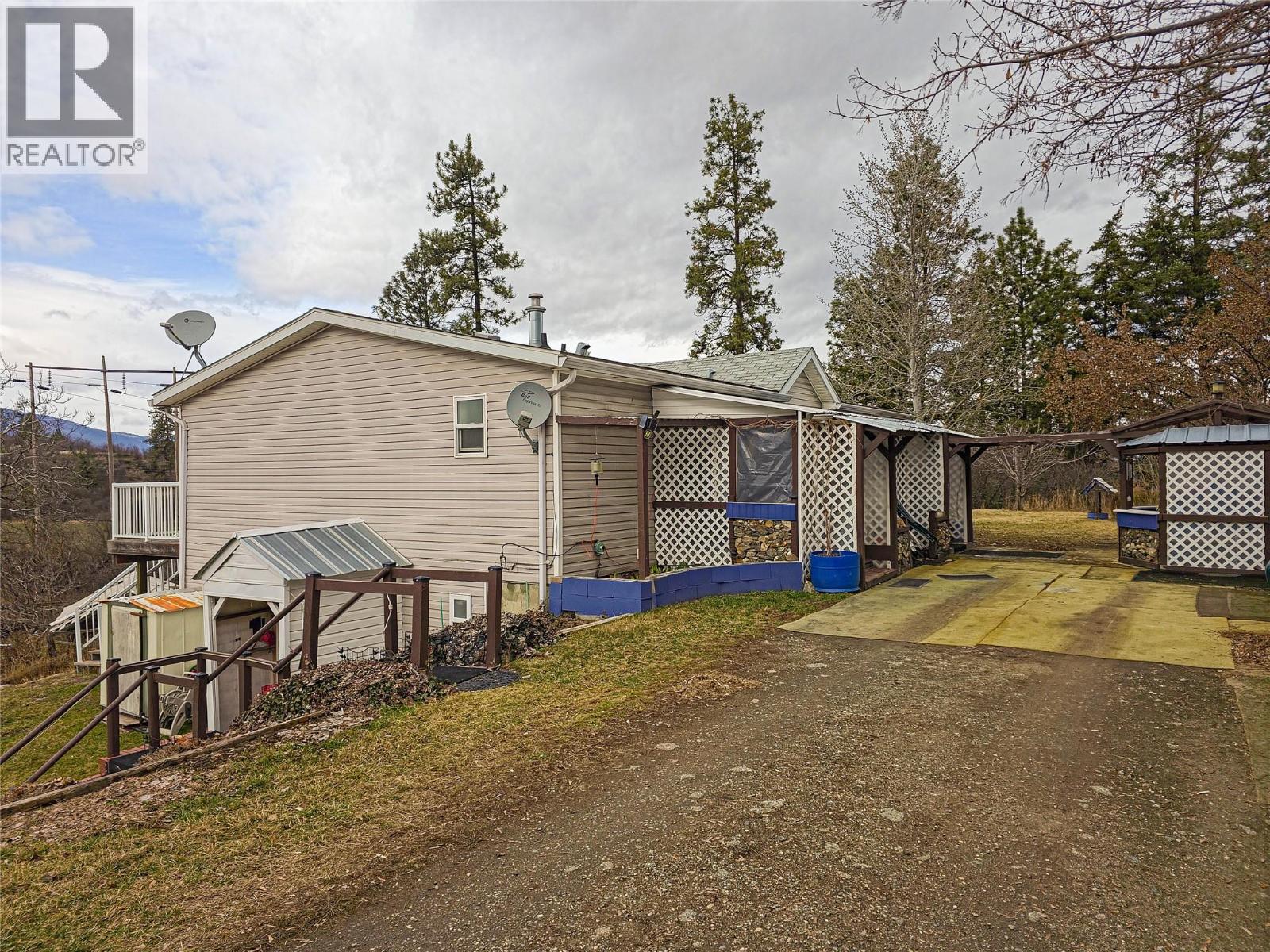  327 97A Highway, Spallumcheen