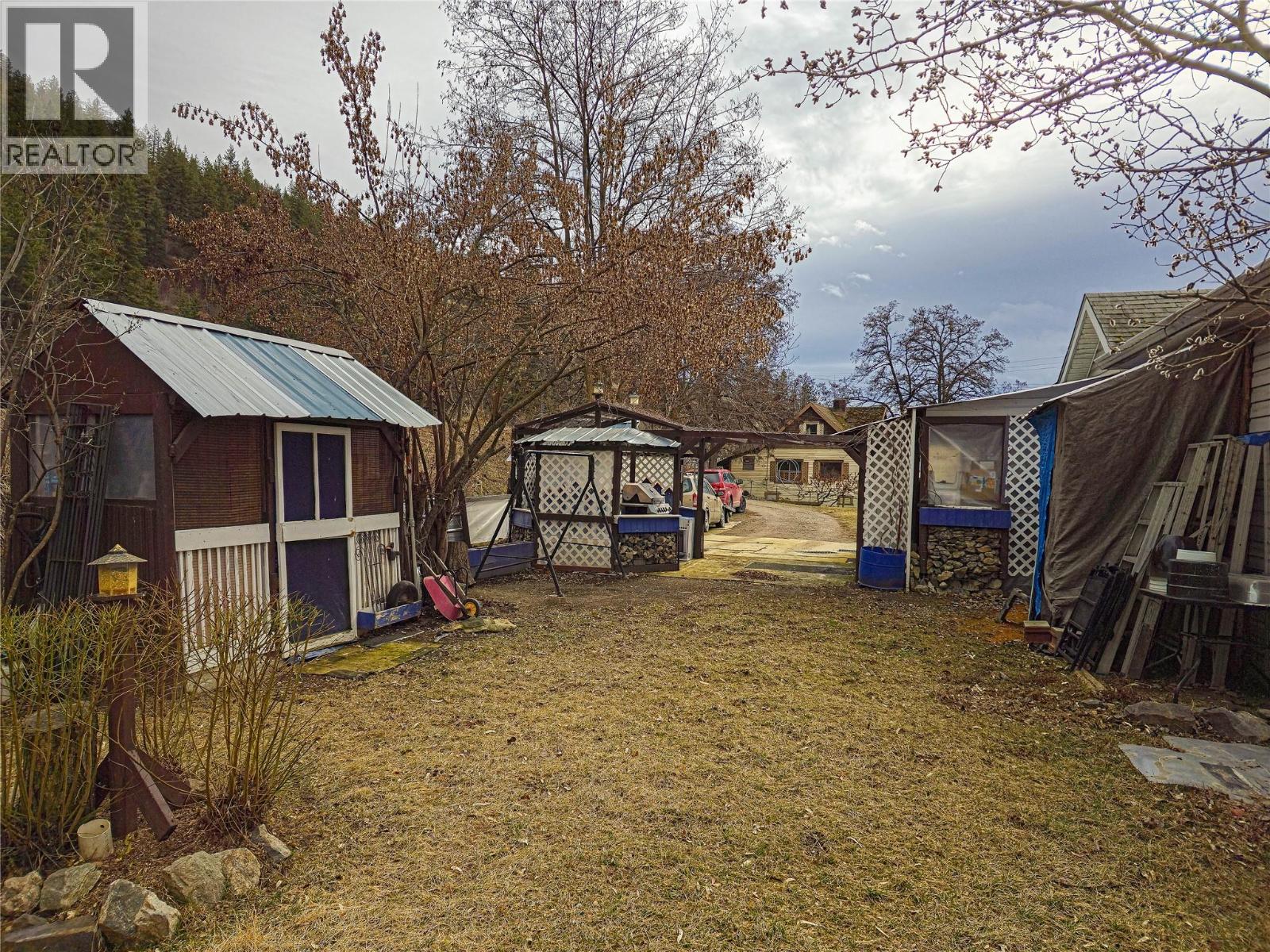  327 97A Highway, Spallumcheen