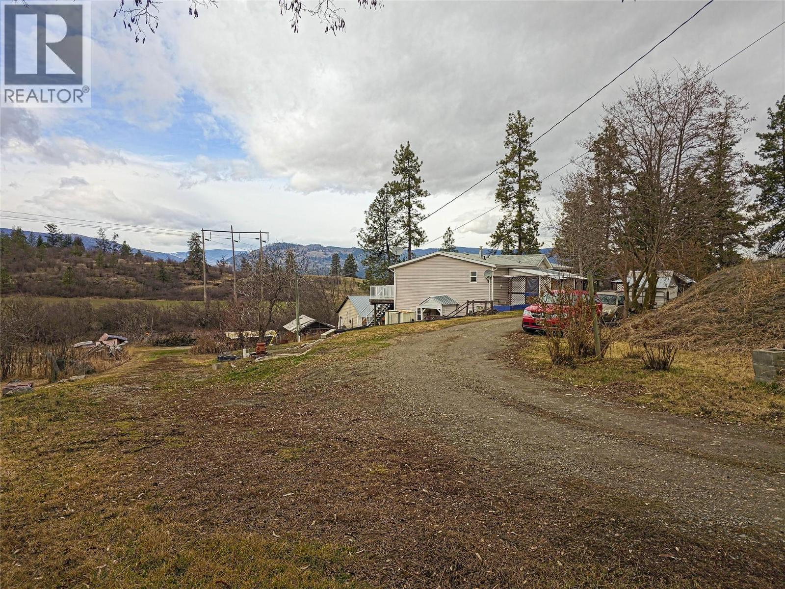  327 97A Highway, Spallumcheen